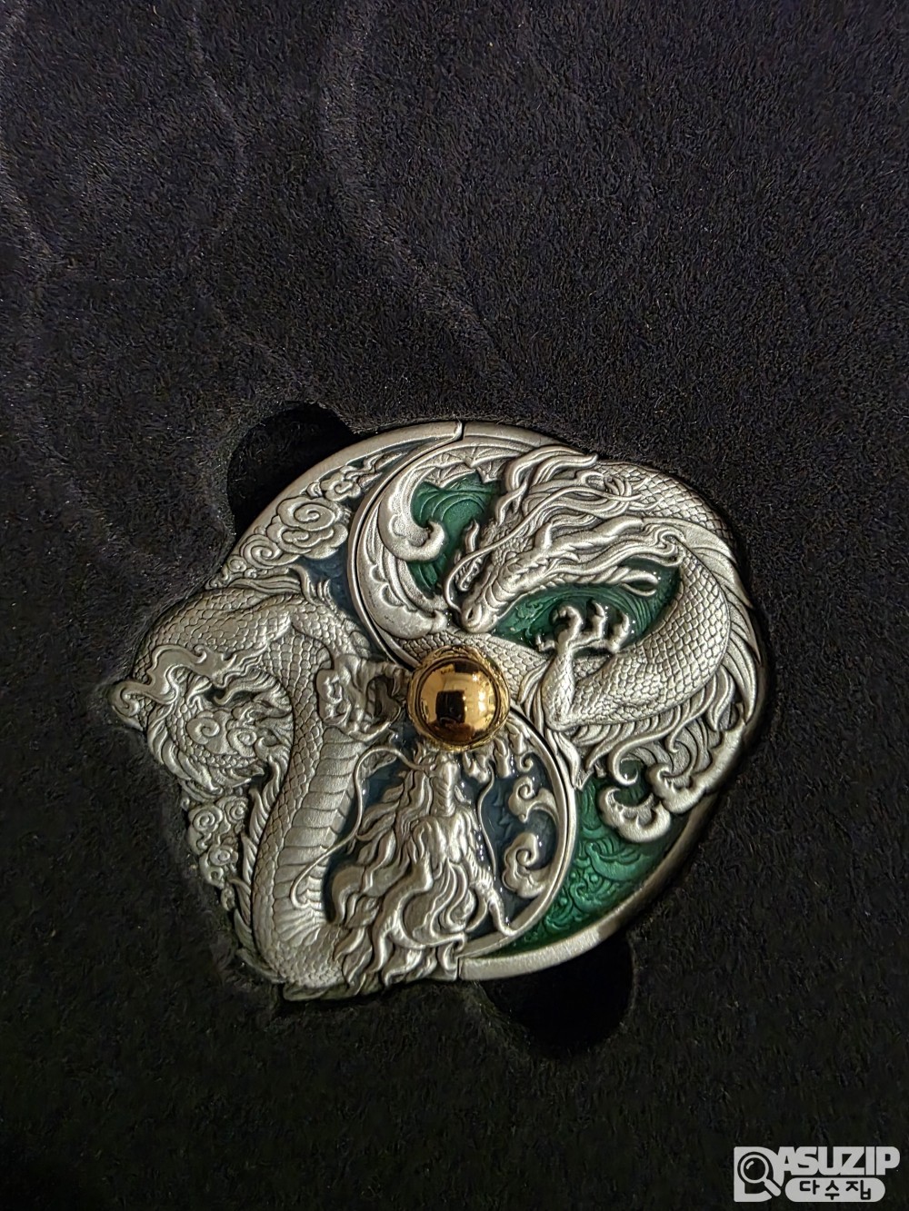 [한정판] 2024년 청룡의 해를 기념하여 중국 조폐국에서 발행한 '2024년 용의 해 스플릿(Split) 기념 2온스 은메달 세트