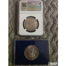 영국령 인도 루피(Rupee) 은화와 미국 케네디 하프 달러(Half Dollar) 은화